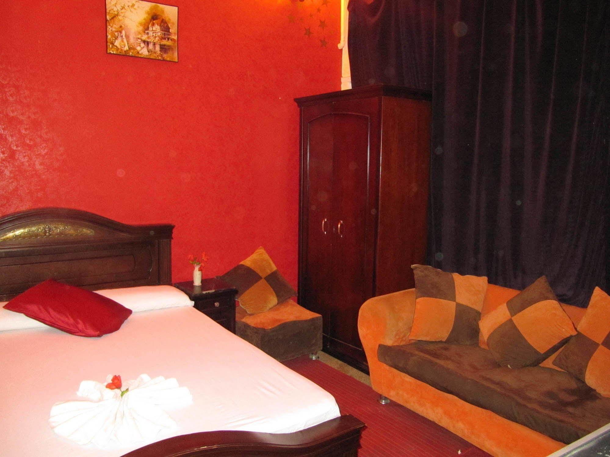 City Plaza Hostel Кайро Екстериор снимка