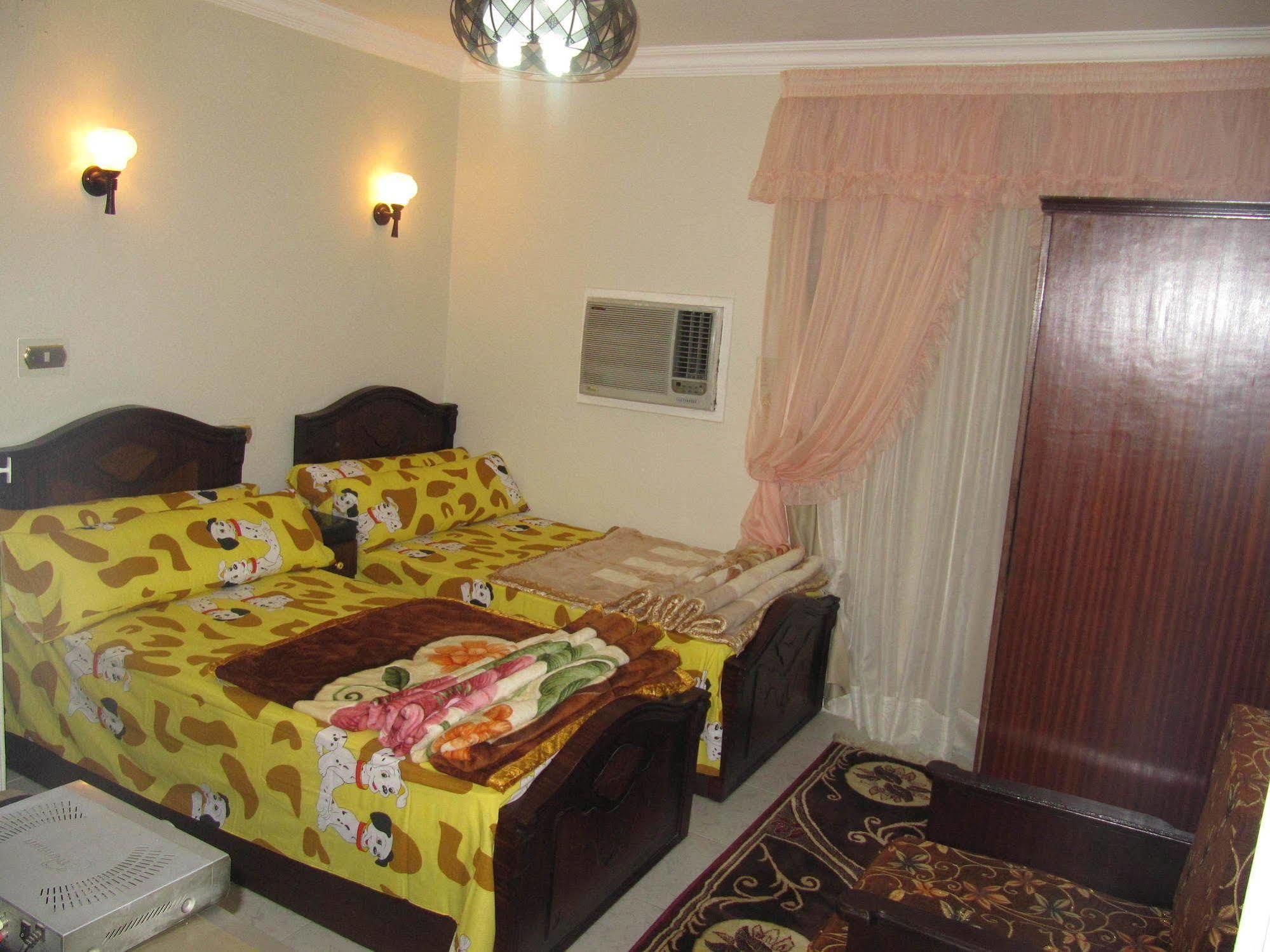 City Plaza Hostel Кайро Екстериор снимка