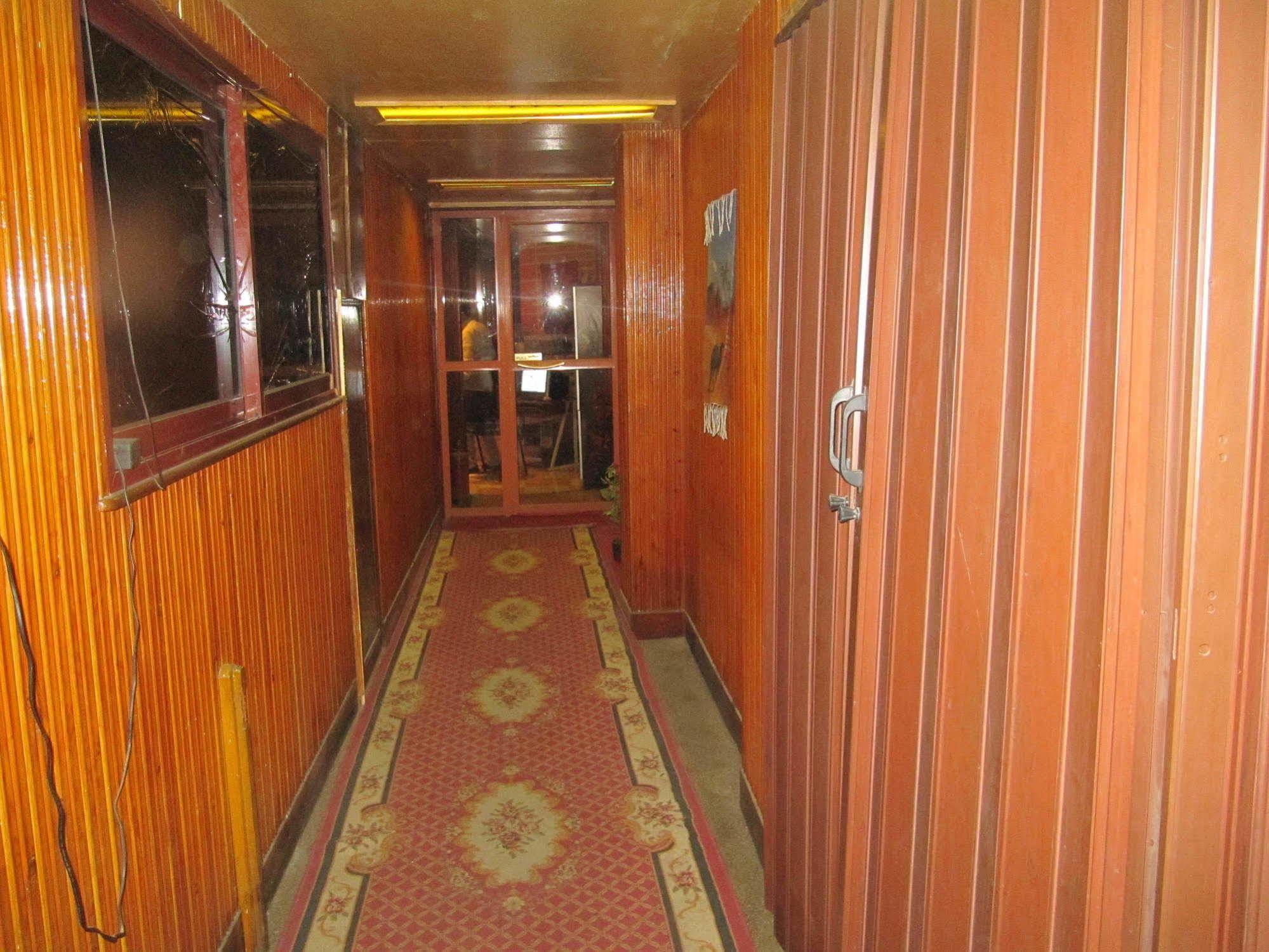 City Plaza Hostel Кайро Екстериор снимка